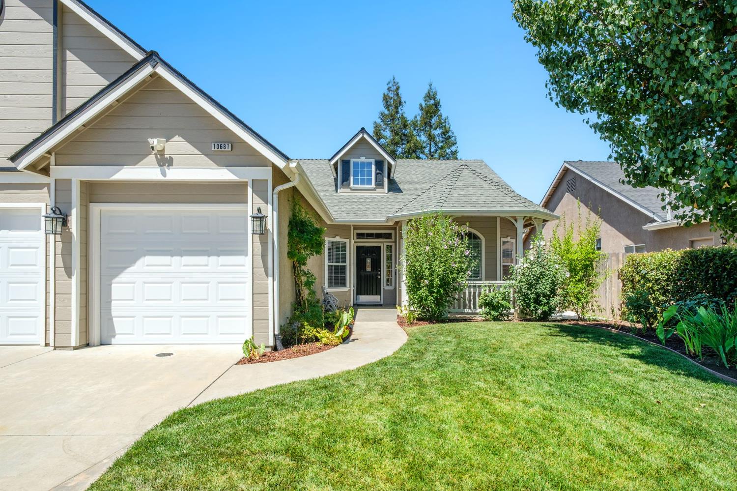 10681 N Jackson Ave E, Fresno, CA 93730