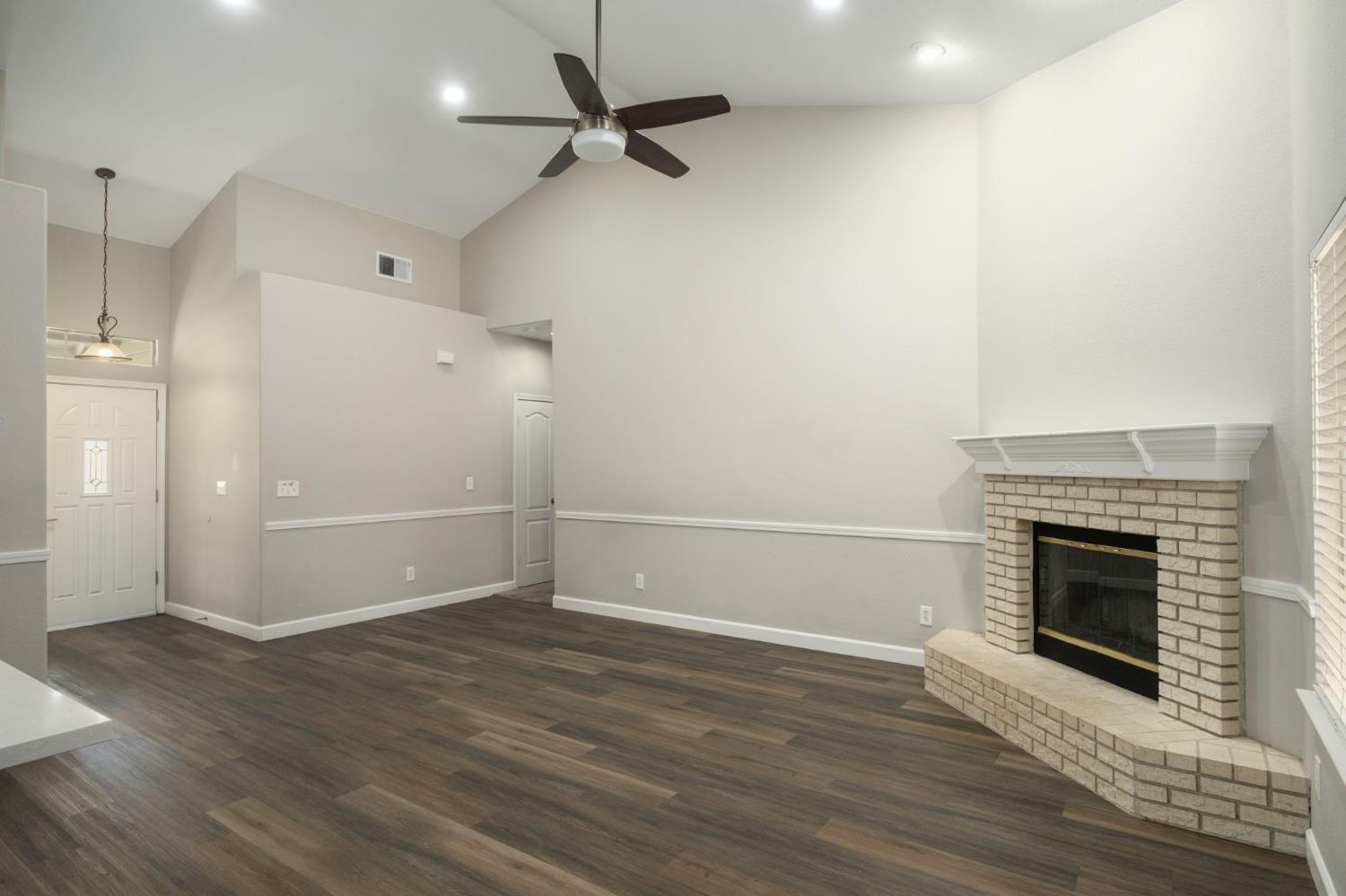 10681 N Jackson Ave E, Fresno, CA 93730