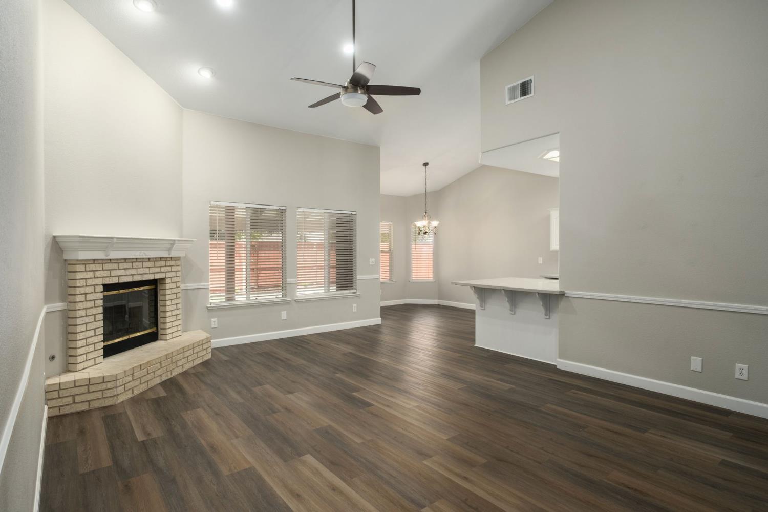 10681 N Jackson Ave E, Fresno, CA 93730