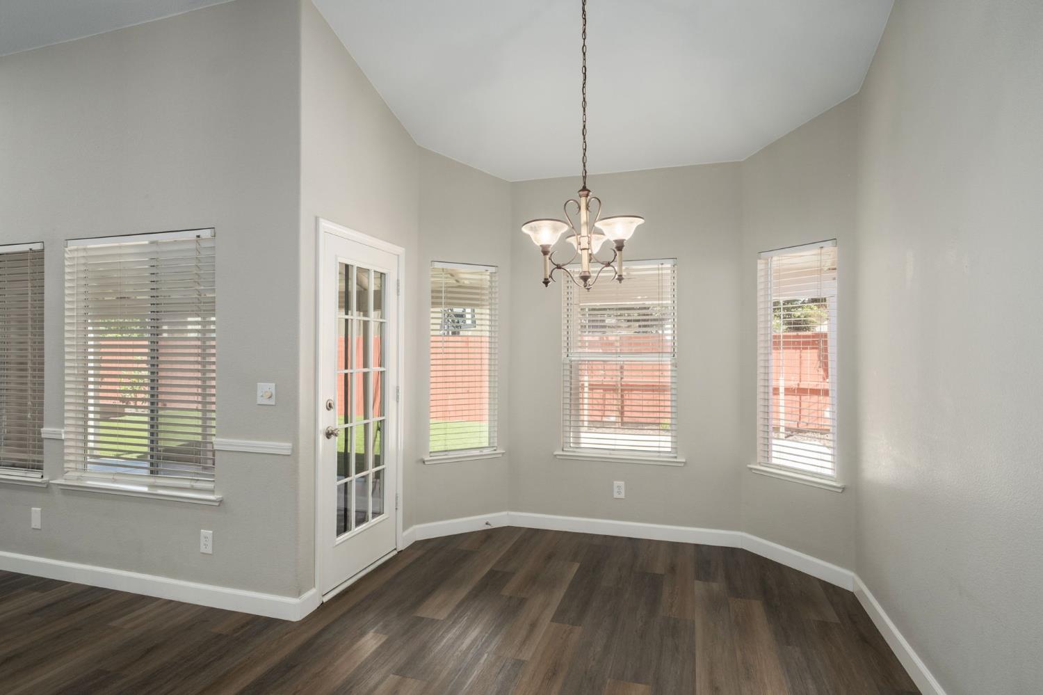 10681 N Jackson Ave E, Fresno, CA 93730