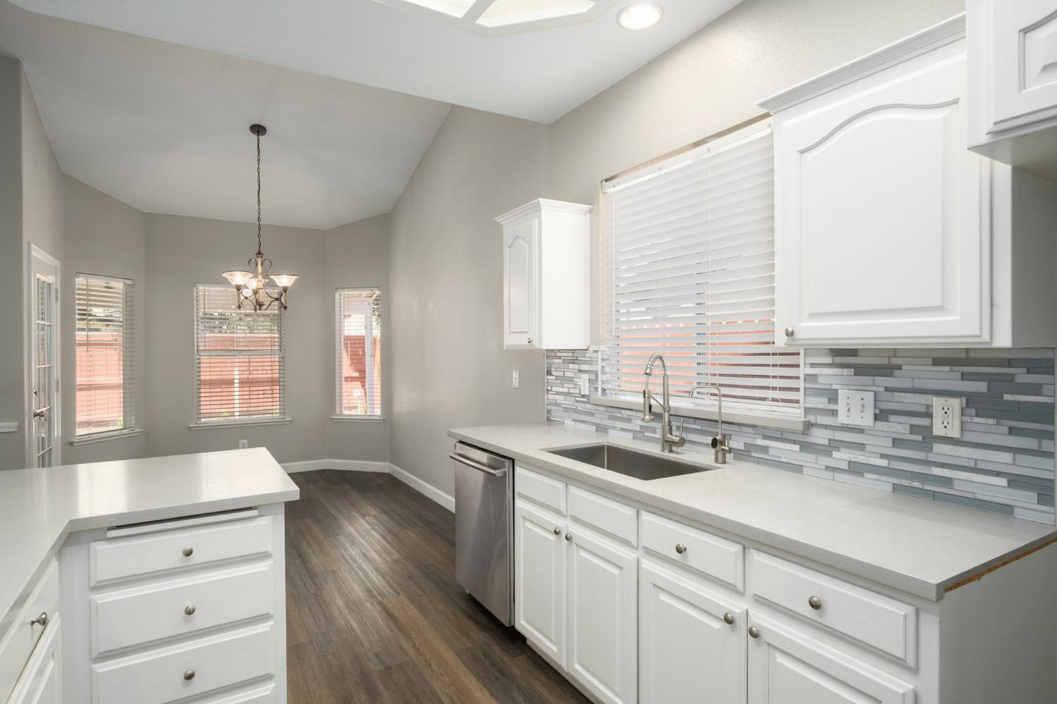 10681 N Jackson Ave E, Fresno, CA 93730