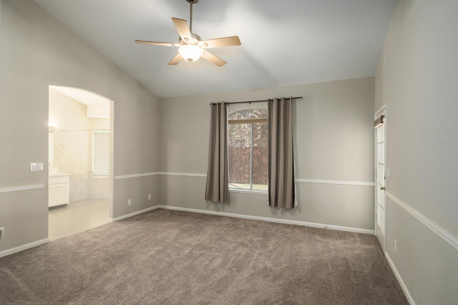 10681 N Jackson Ave E, Fresno, CA 93730