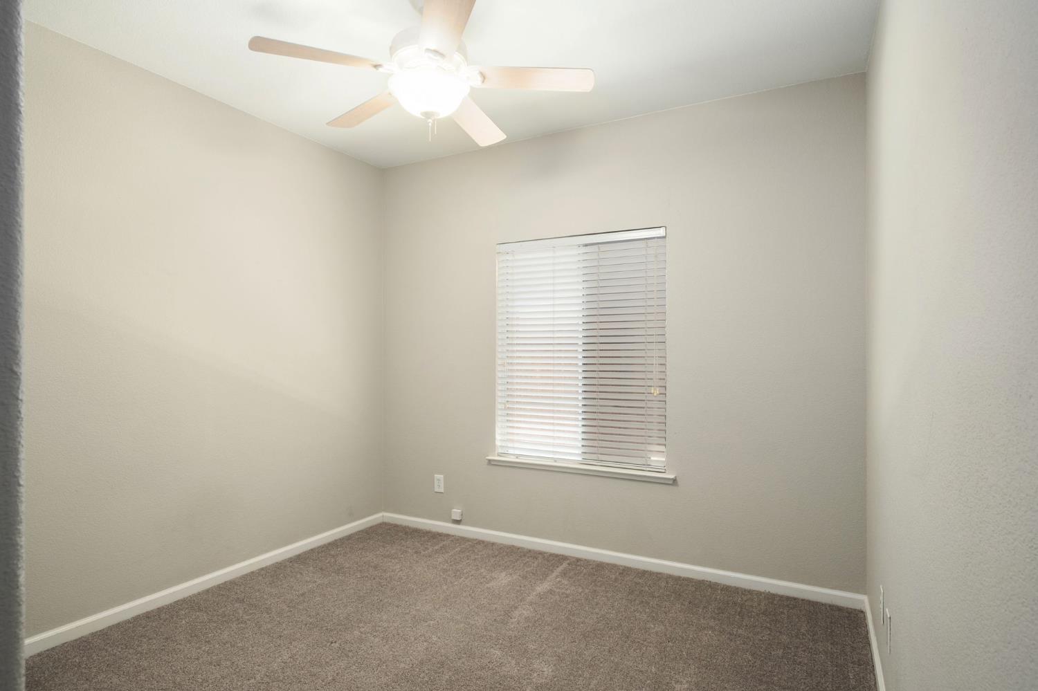 10681 N Jackson Ave E, Fresno, CA 93730