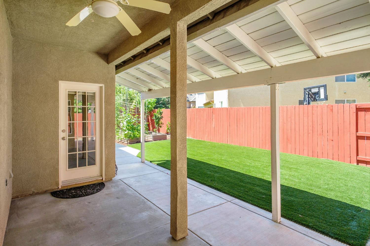 10681 N Jackson Ave E, Fresno, CA 93730