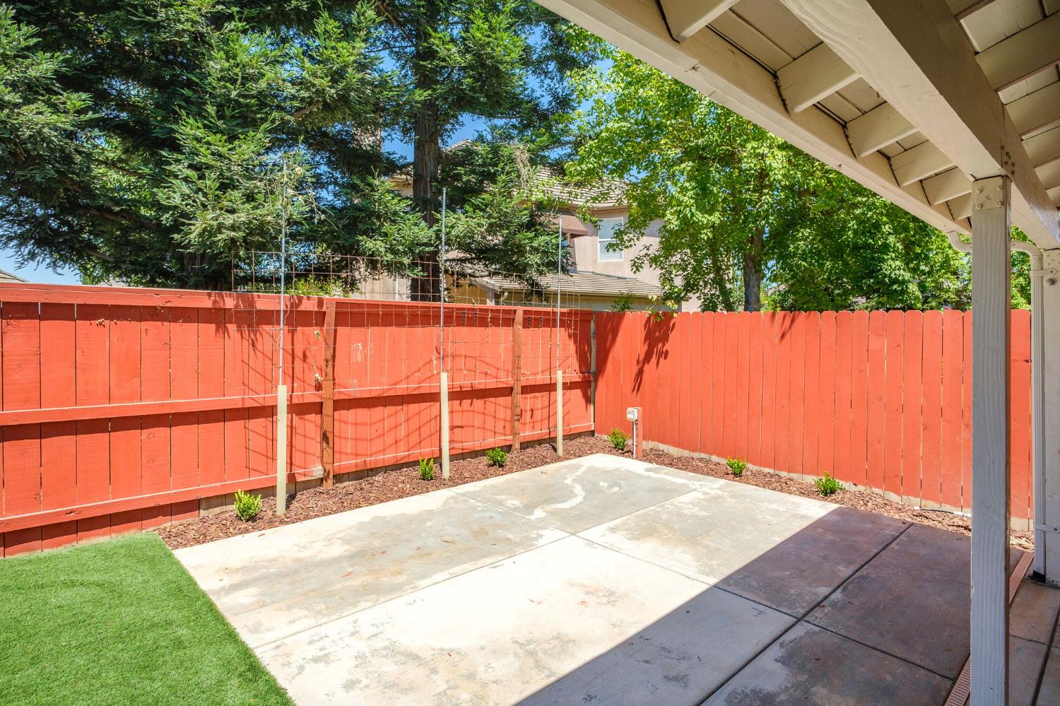 10681 N Jackson Ave E, Fresno, CA 93730