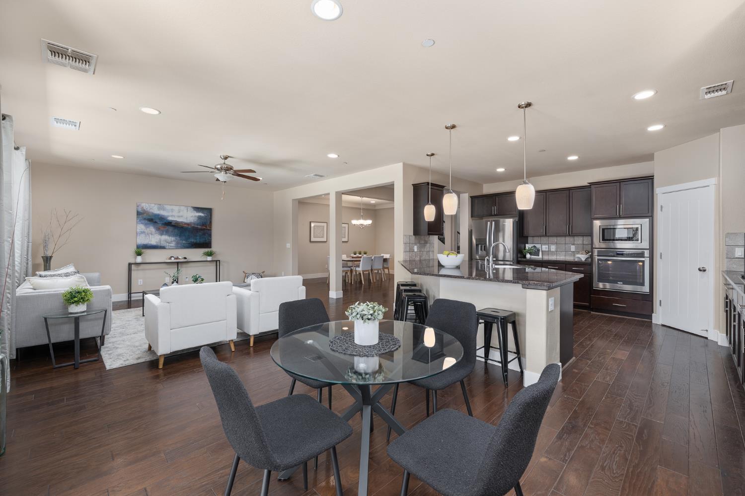 1276 N Redington Ave, Clovis, CA 93619