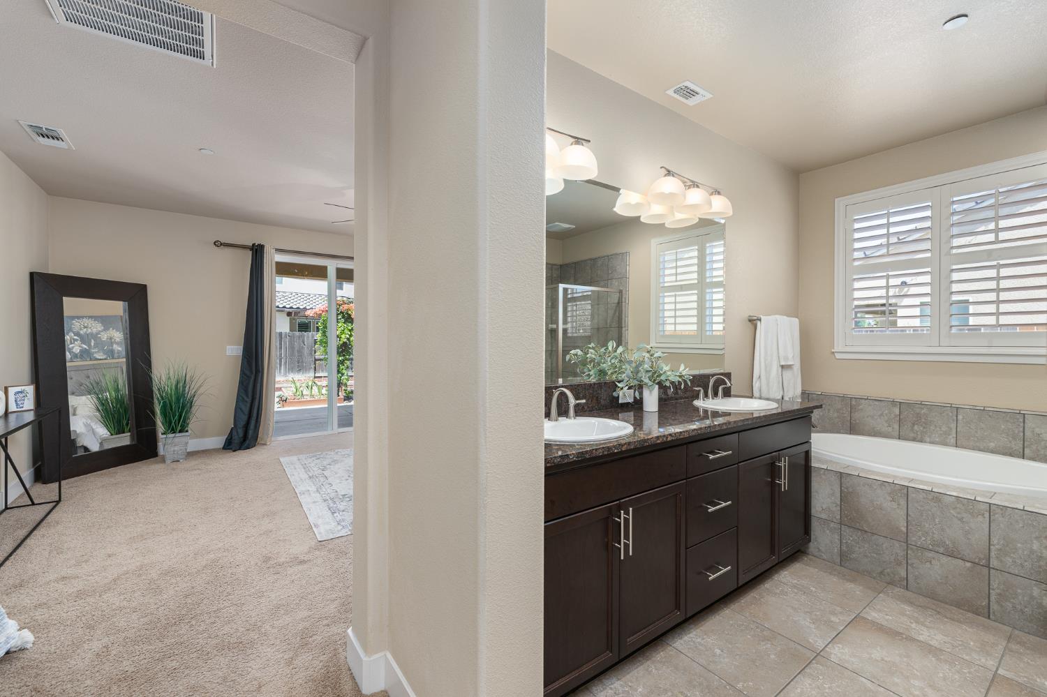1276 N Redington Ave, Clovis, CA 93619