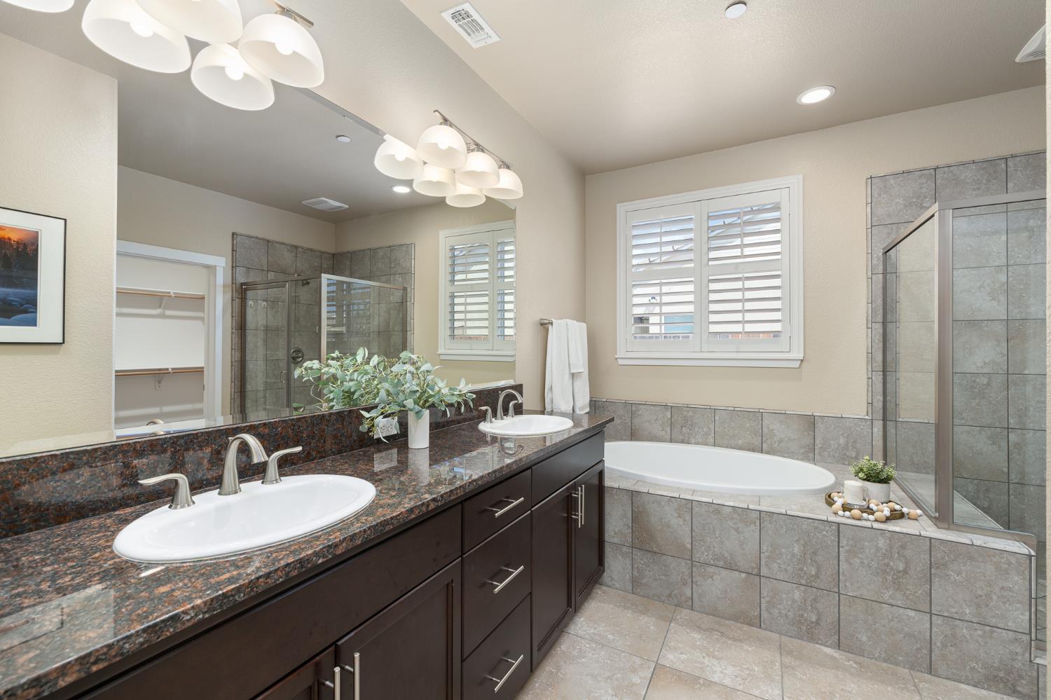 1276 N Redington Ave, Clovis, CA 93619