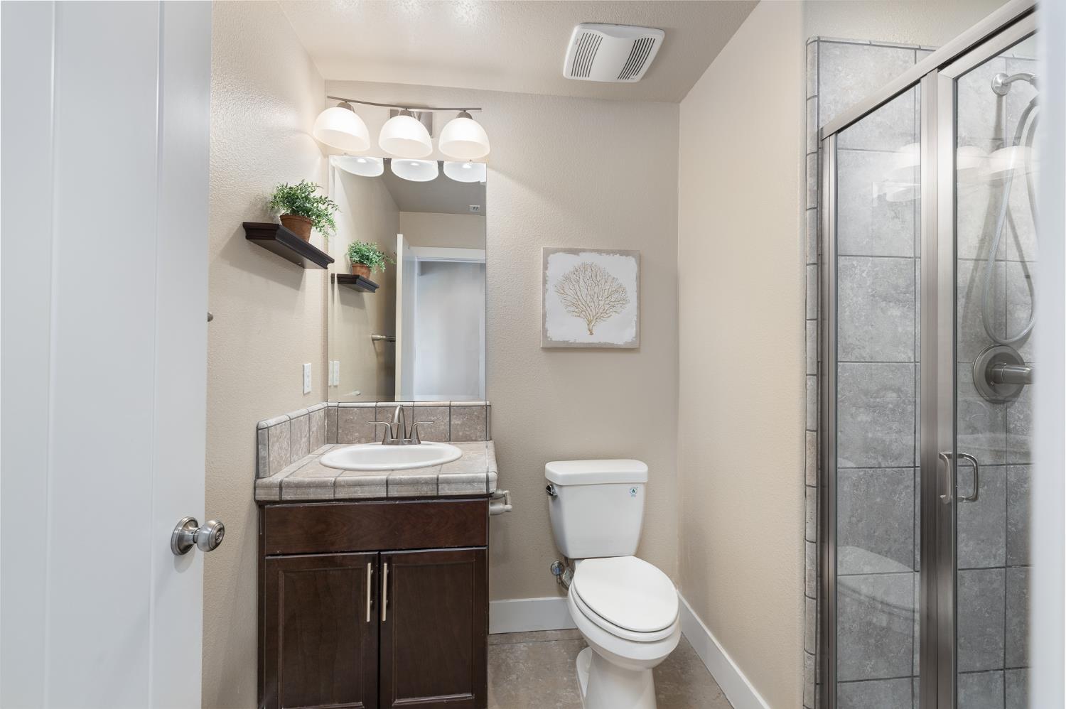 1276 N Redington Ave, Clovis, CA 93619
