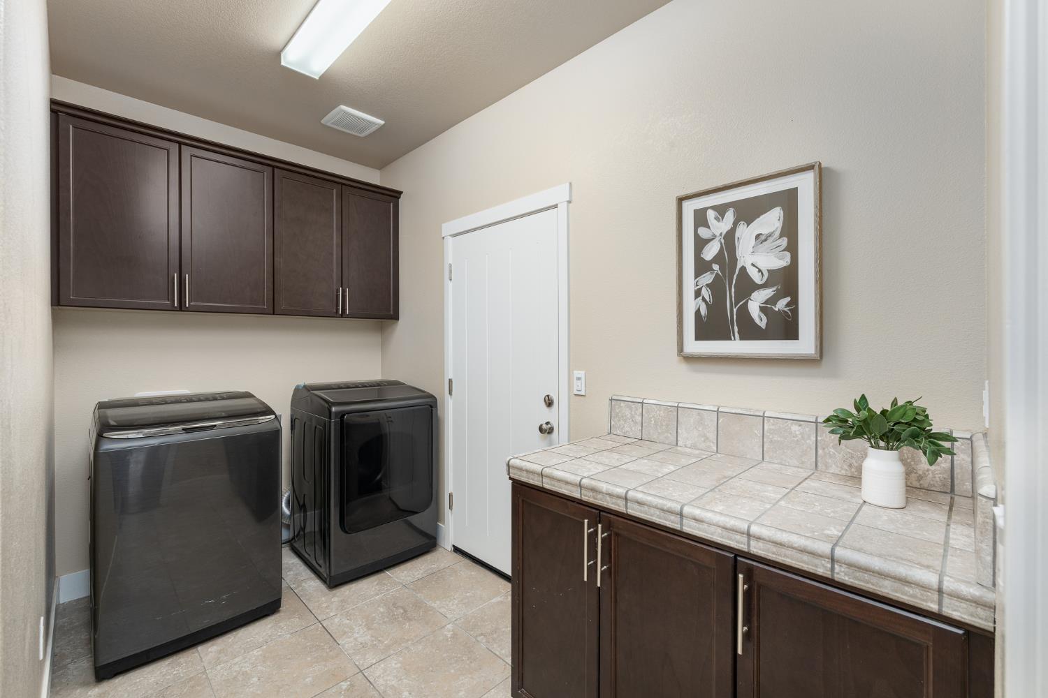 1276 N Redington Ave, Clovis, CA 93619