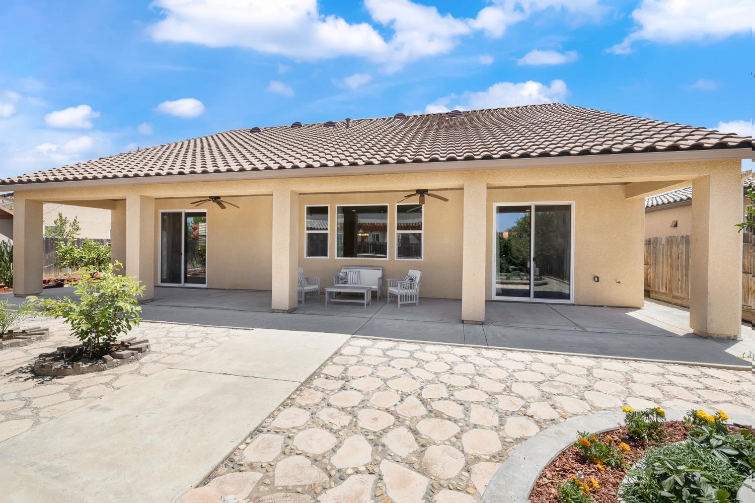 1276 N Redington Ave, Clovis, CA 93619
