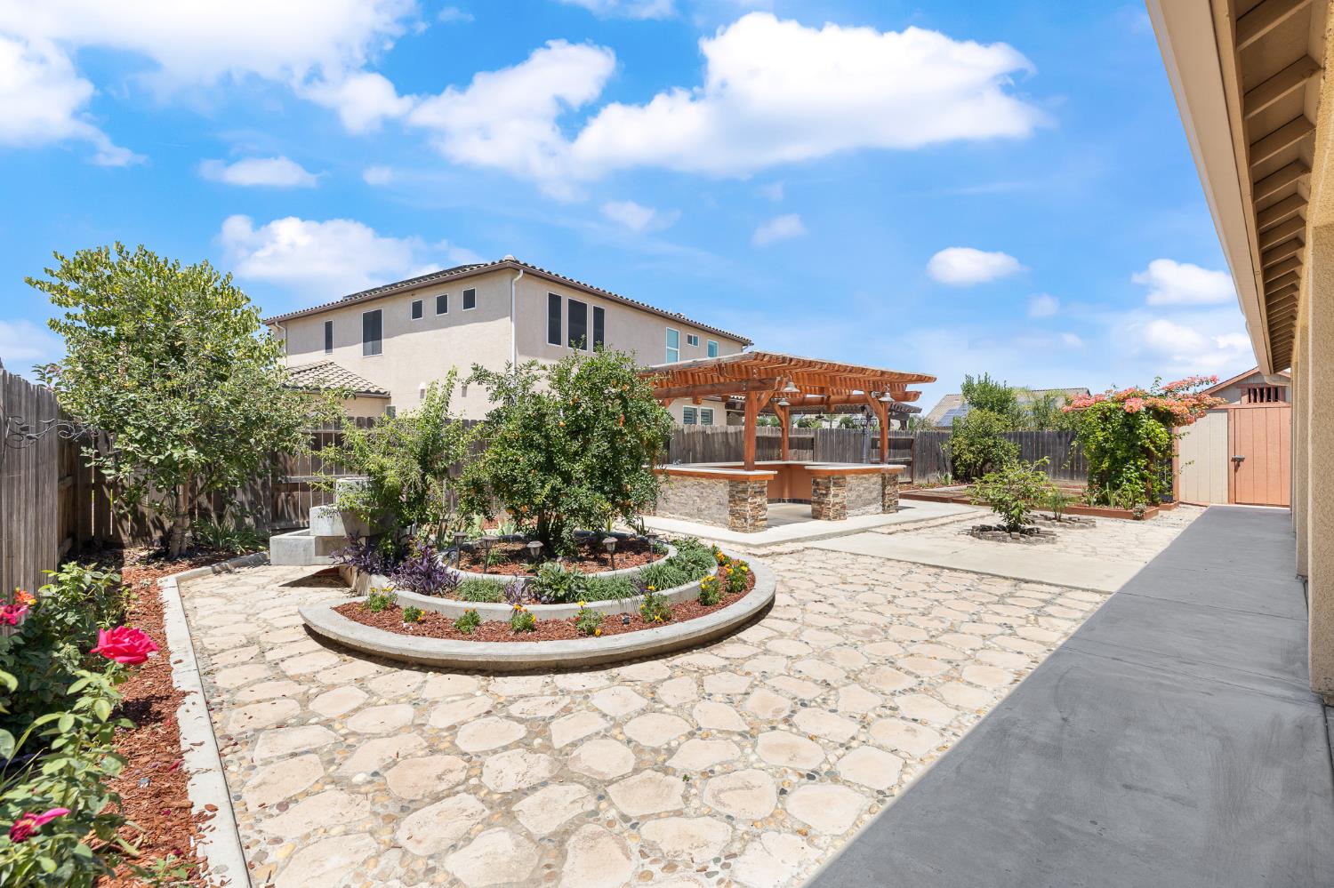 1276 N Redington Ave, Clovis, CA 93619