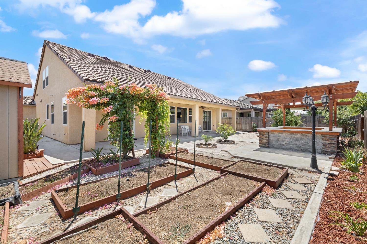 1276 N Redington Ave, Clovis, CA 93619