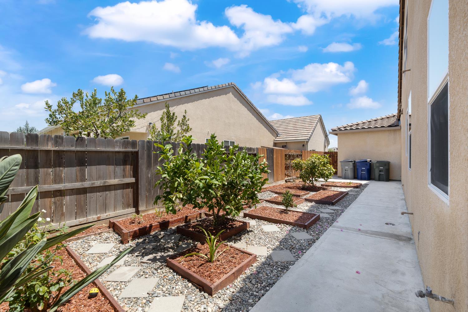 1276 N Redington Ave, Clovis, CA 93619