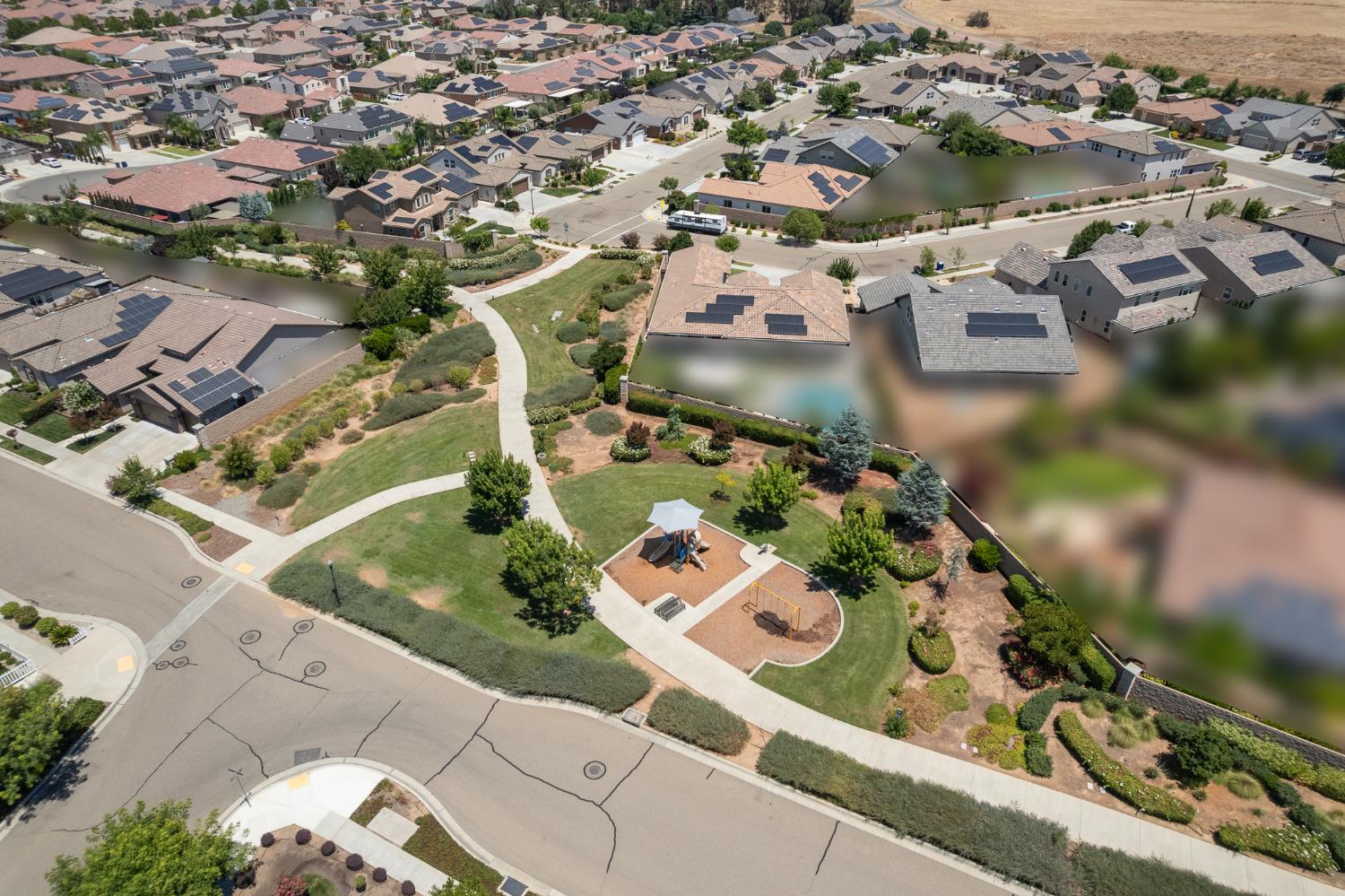1276 N Redington Ave, Clovis, CA 93619