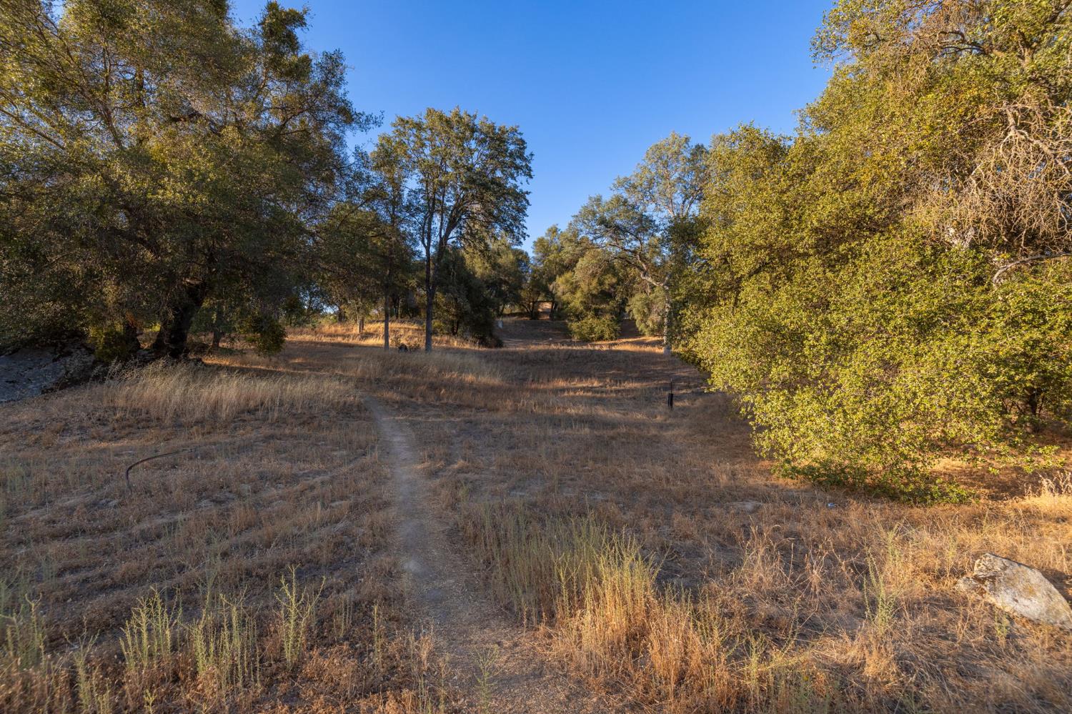 1 Junction Dr, Oakhurst, CA 93644