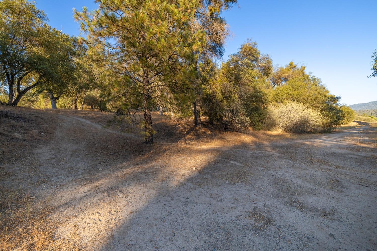 1 Junction Dr, Oakhurst, CA 93644