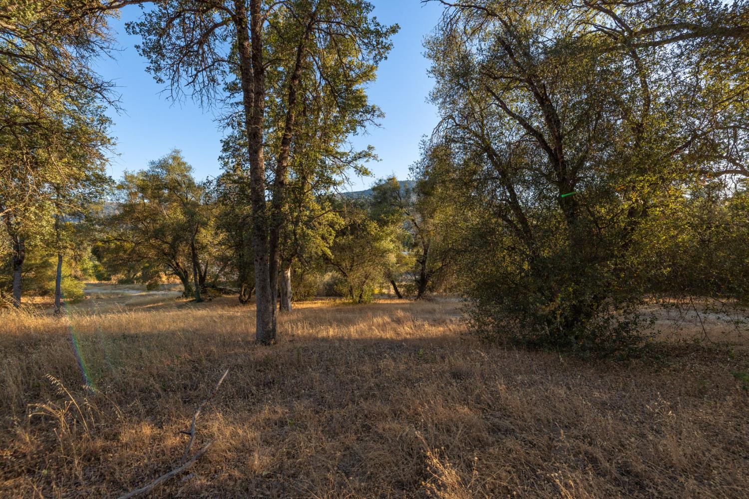 1 Junction Dr, Oakhurst, CA 93644
