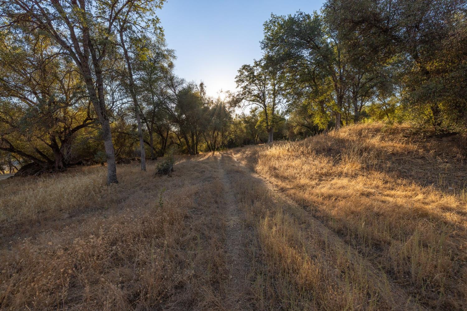 1 Junction Dr, Oakhurst, CA 93644