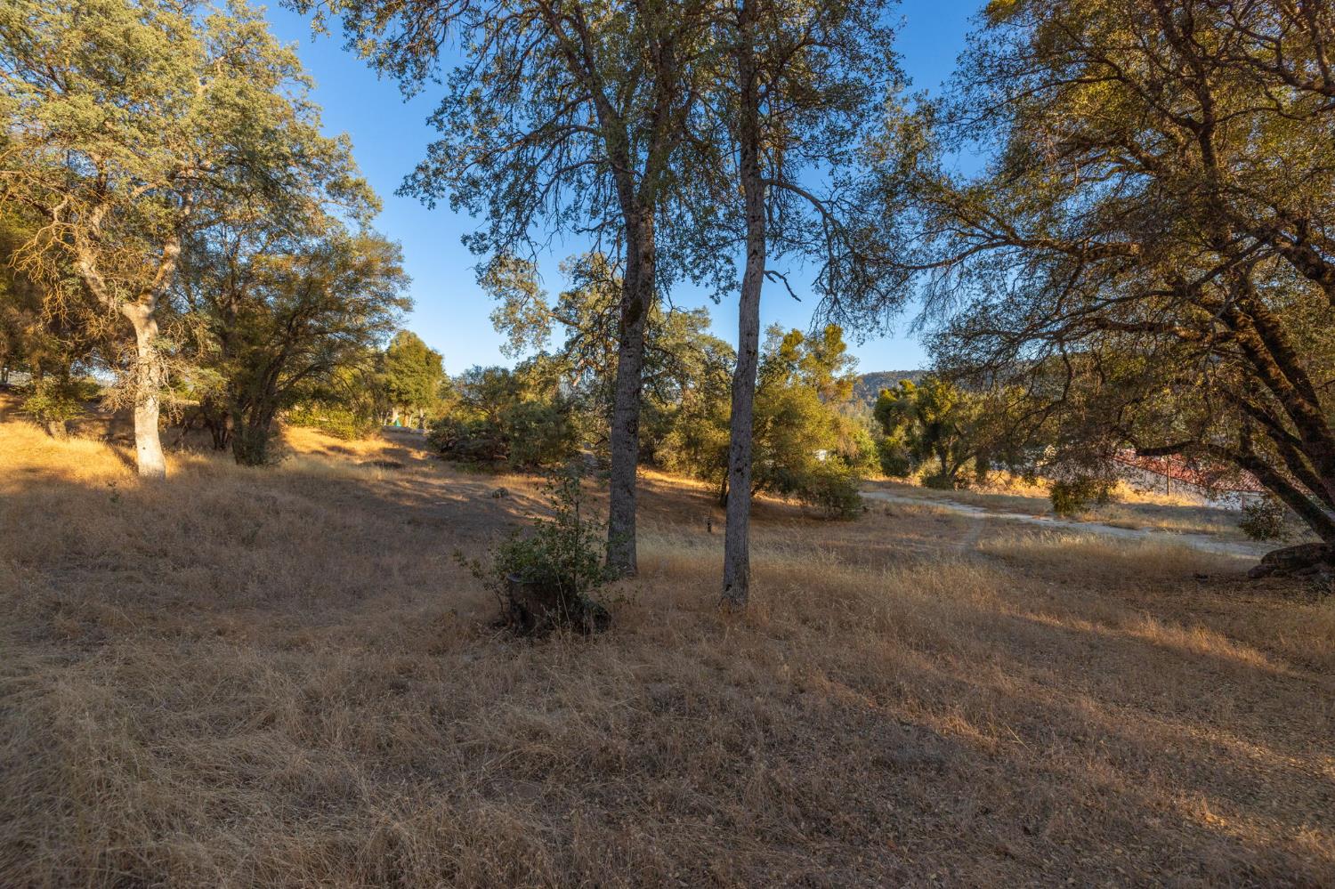 1 Junction Dr, Oakhurst, CA 93644