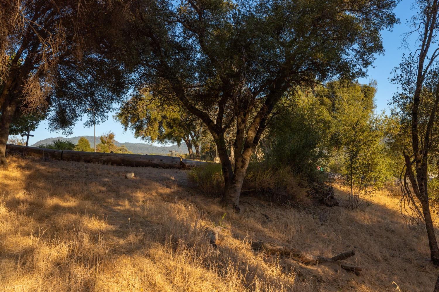 1 Junction Dr, Oakhurst, CA 93644