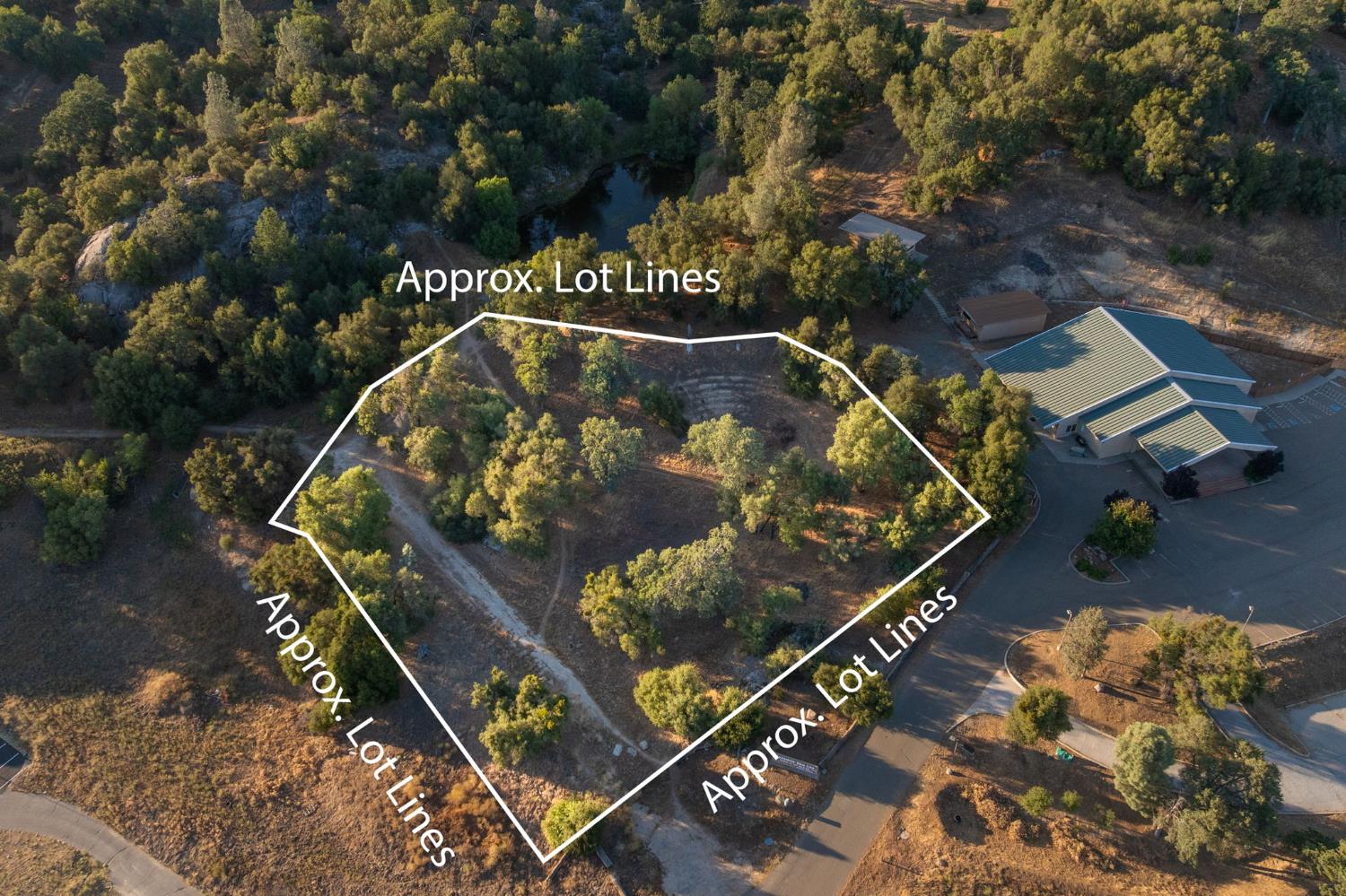 1 Junction Dr, Oakhurst, CA 93644