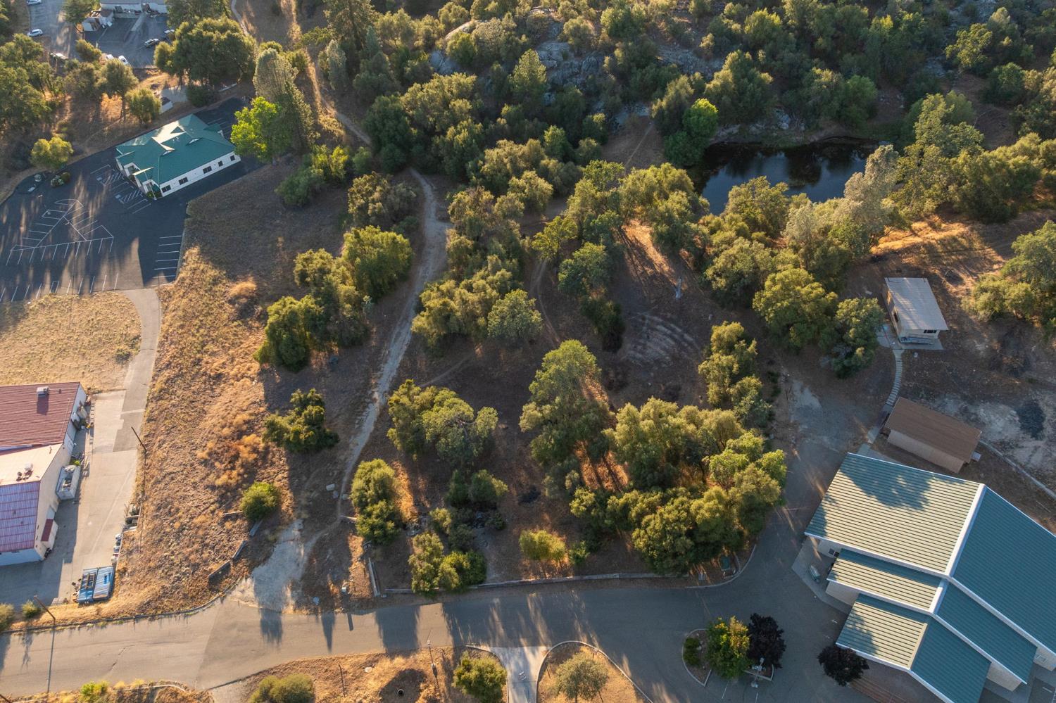 1 Junction Dr, Oakhurst, CA 93644