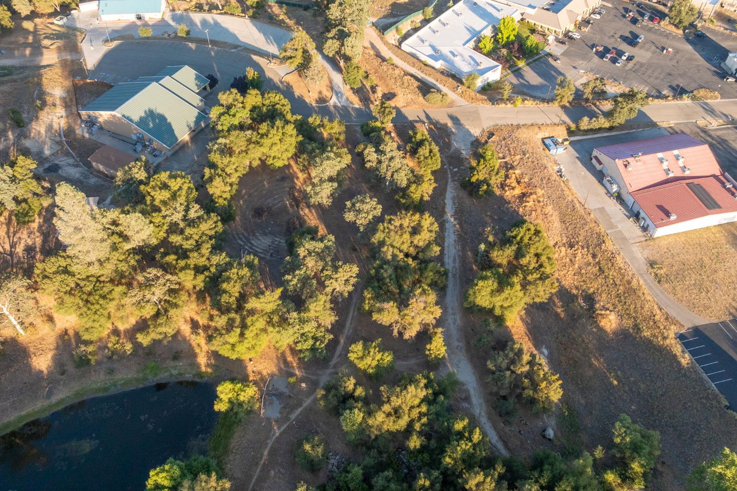 1 Junction Dr, Oakhurst, CA 93644