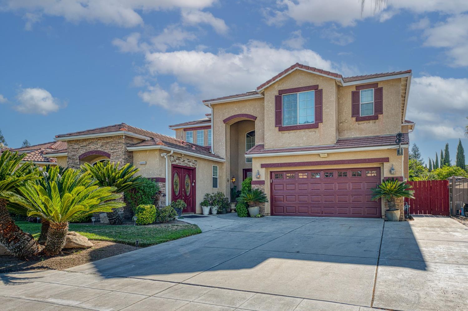 8099 N Paula Ave, Fresno, CA 93720