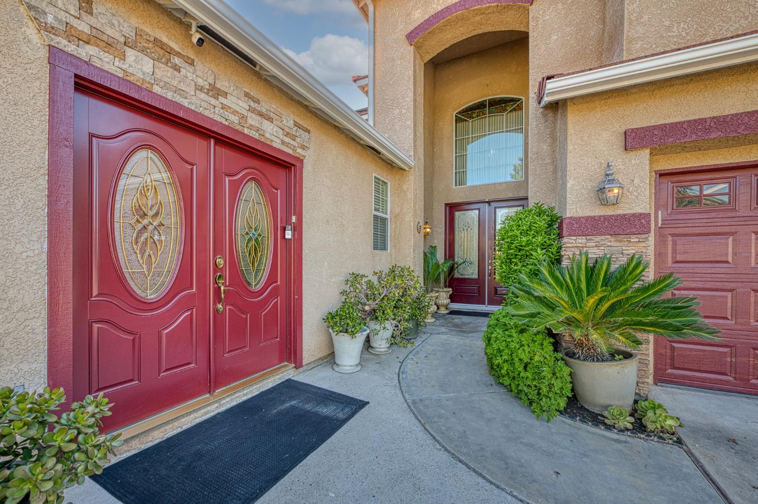8099 N Paula Ave, Fresno, CA 93720