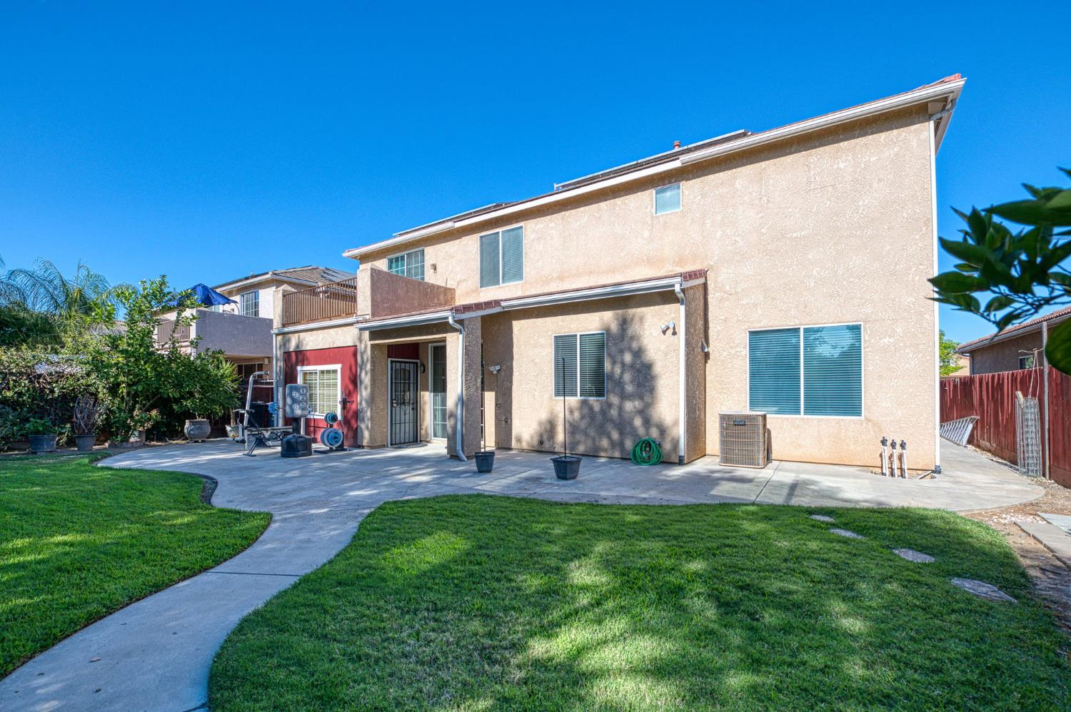 8099 N Paula Ave, Fresno, CA 93720
