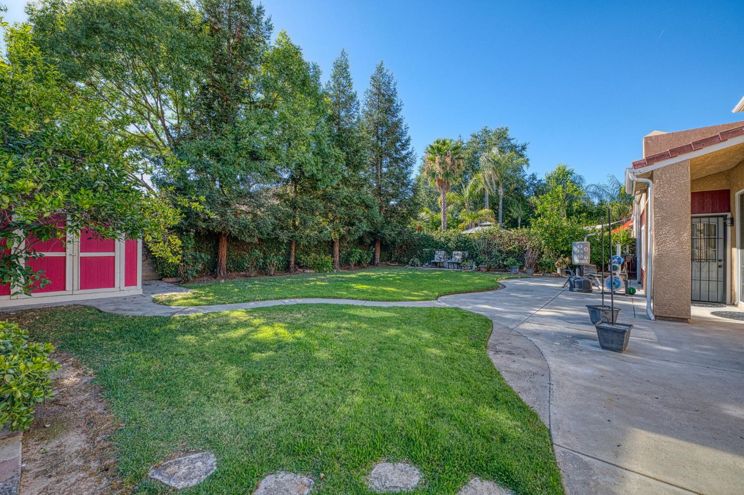 8099 N Paula Ave, Fresno, CA 93720