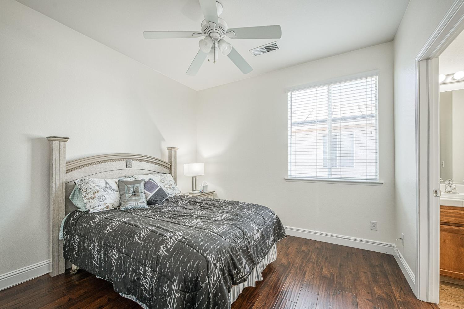 8099 N Paula Ave, Fresno, CA 93720