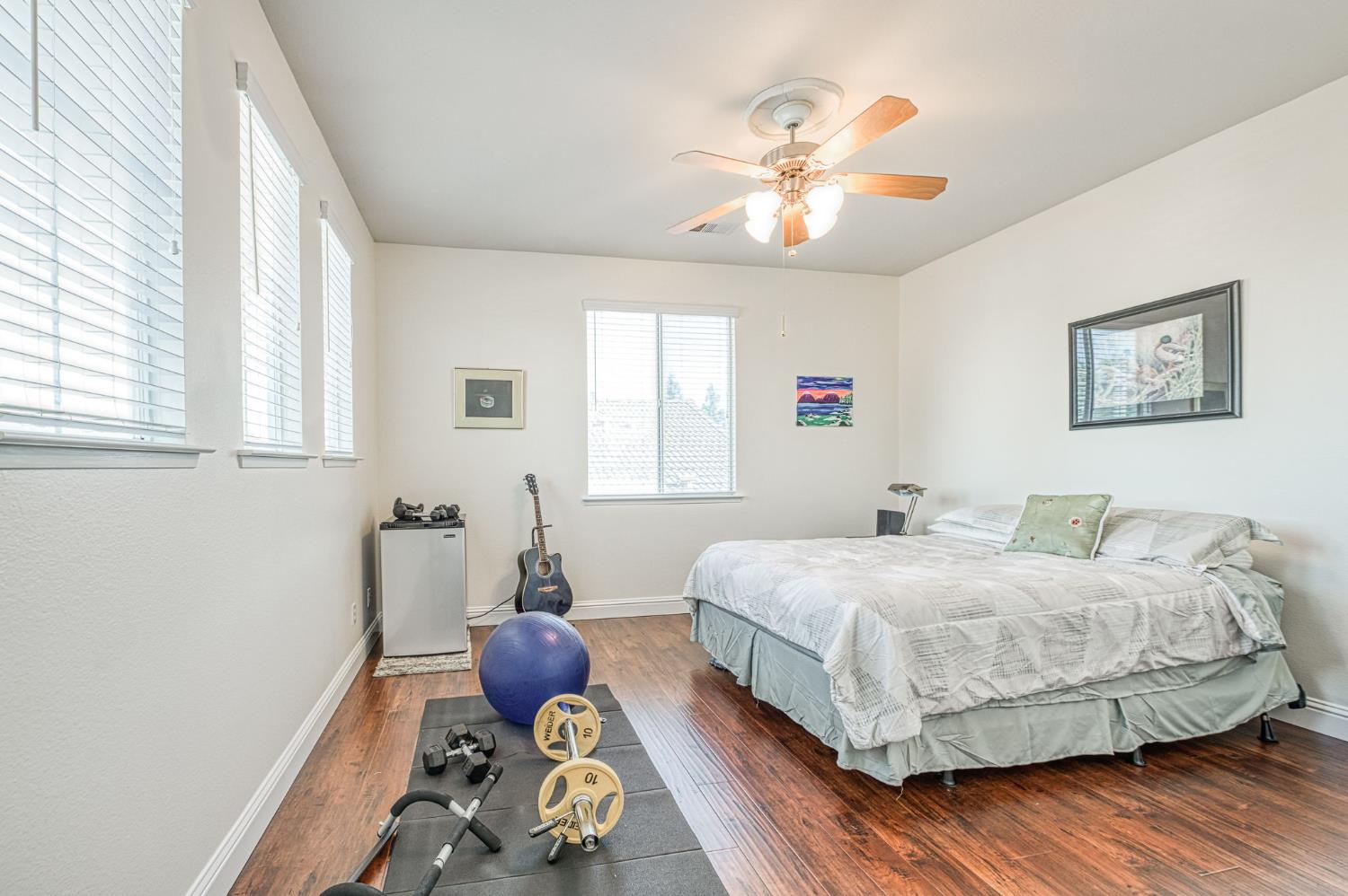 8099 N Paula Ave, Fresno, CA 93720