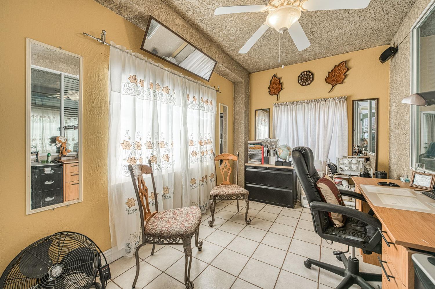 8099 N Paula Ave, Fresno, CA 93720