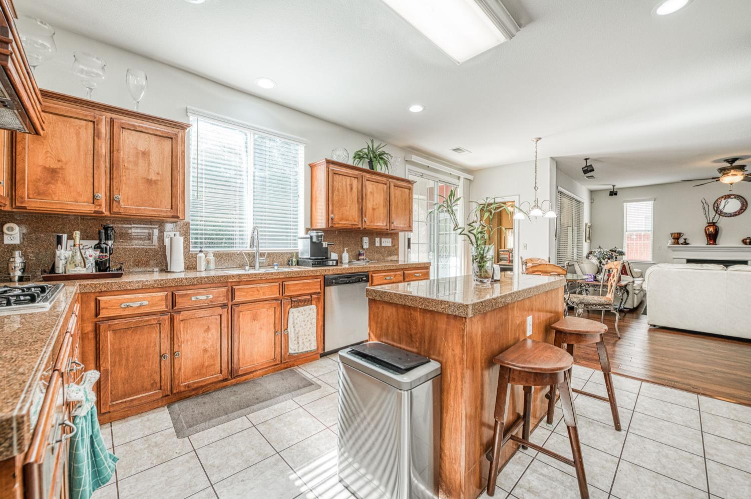 8099 N Paula Ave, Fresno, CA 93720