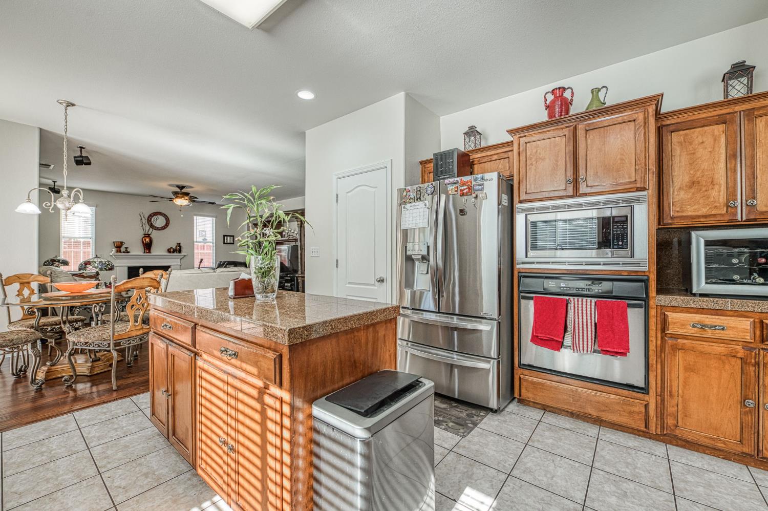 8099 N Paula Ave, Fresno, CA 93720