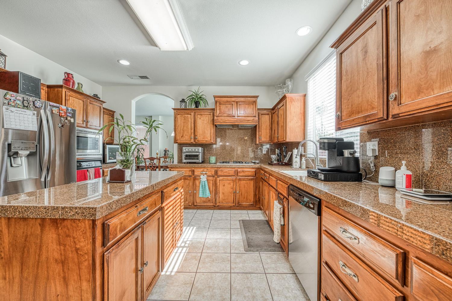 8099 N Paula Ave, Fresno, CA 93720