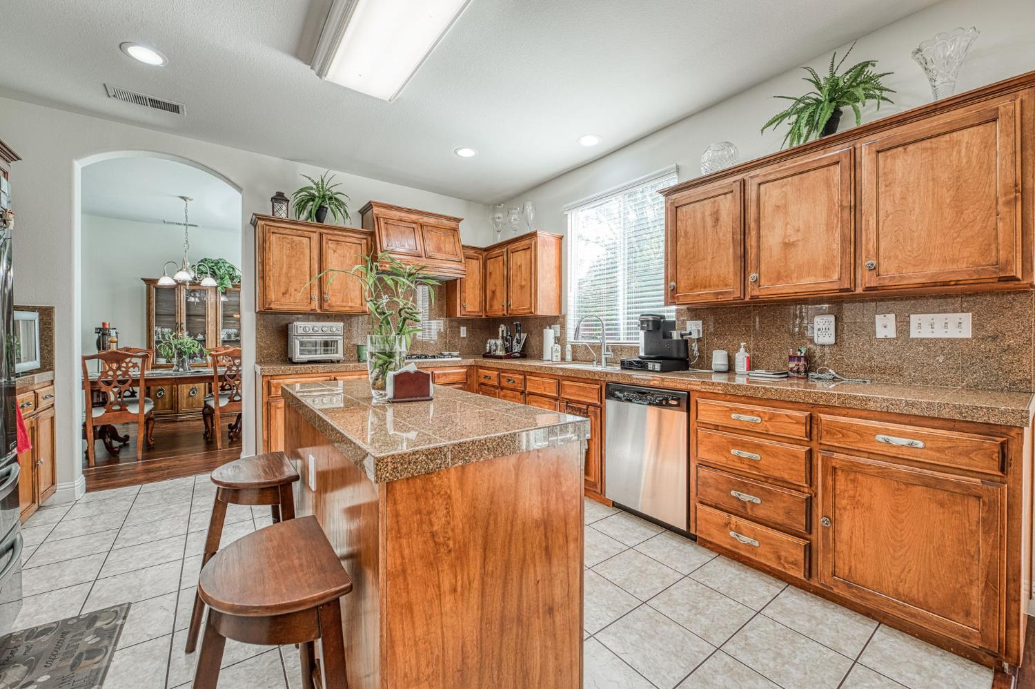 8099 N Paula Ave, Fresno, CA 93720