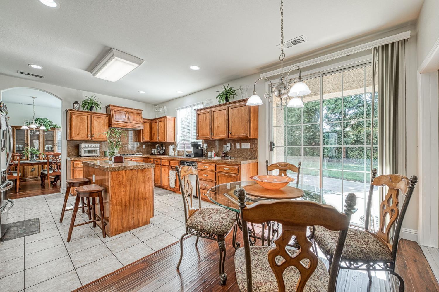 8099 N Paula Ave, Fresno, CA 93720