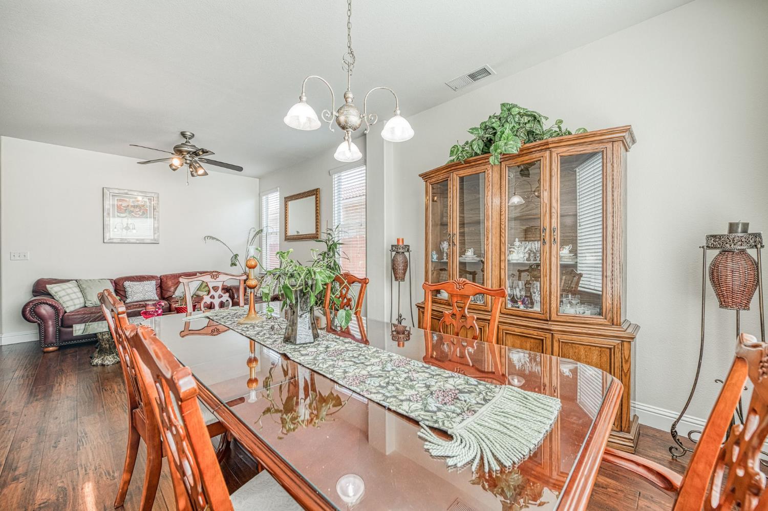 8099 N Paula Ave, Fresno, CA 93720