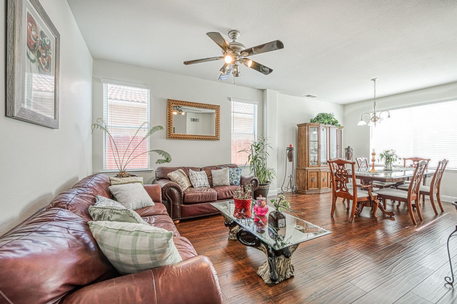 8099 N Paula Ave, Fresno, CA 93720