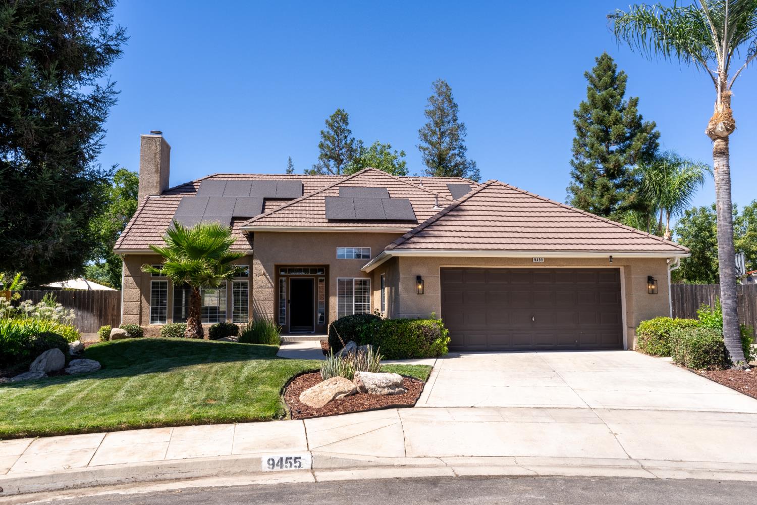 9455 N Woodrow Ave, Fresno, CA 93720