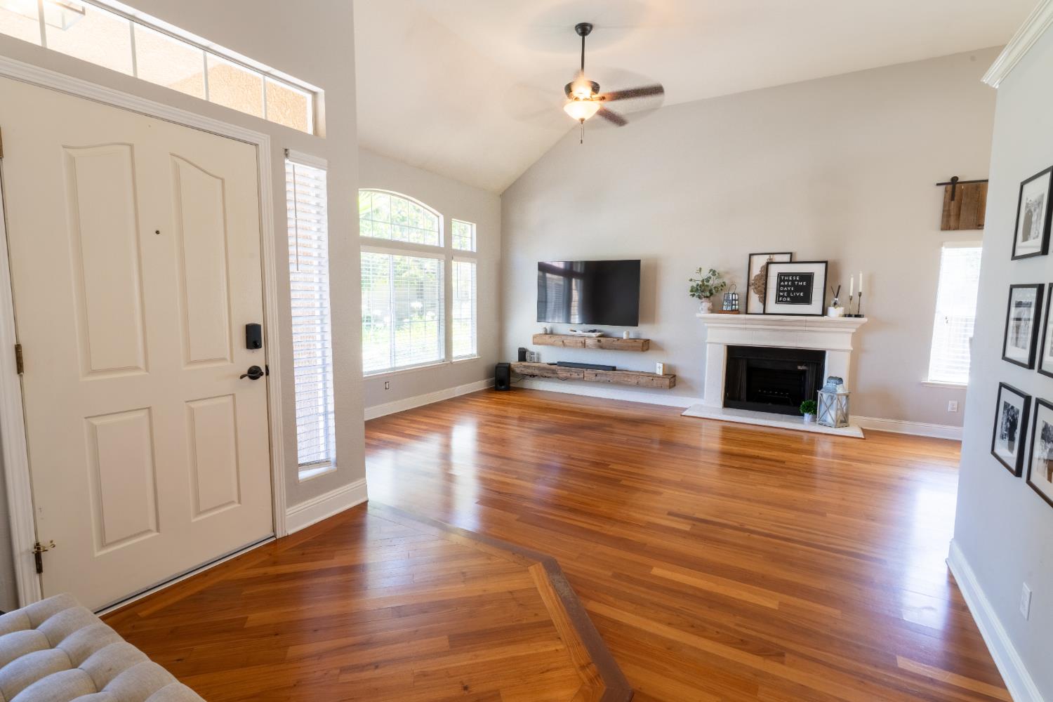9455 N Woodrow Ave, Fresno, CA 93720