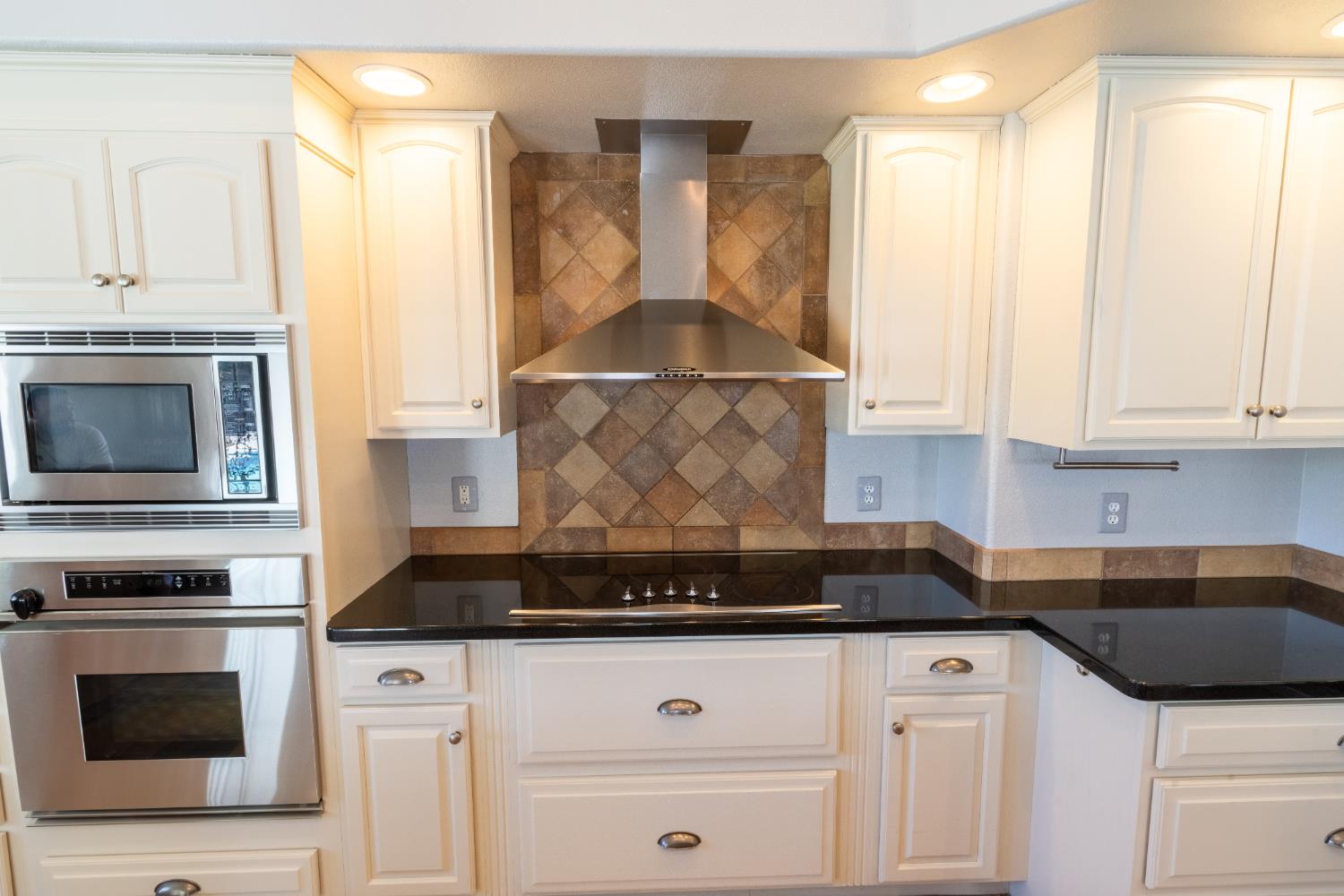 9455 N Woodrow Ave, Fresno, CA 93720