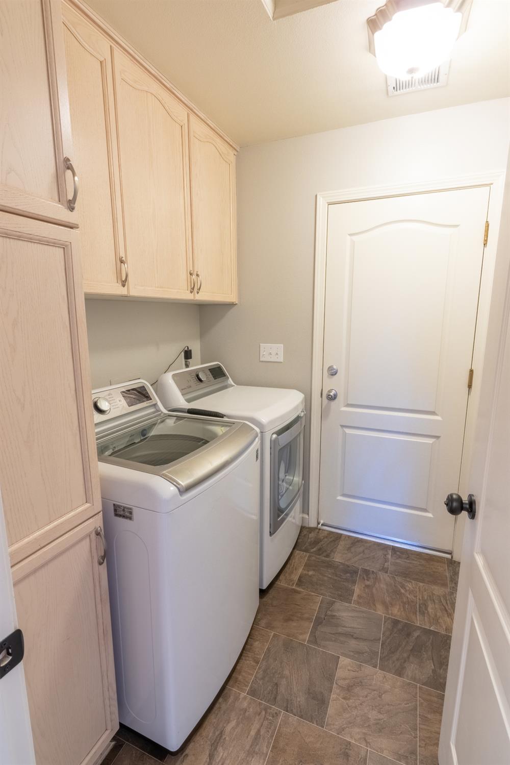 9455 N Woodrow Ave, Fresno, CA 93720