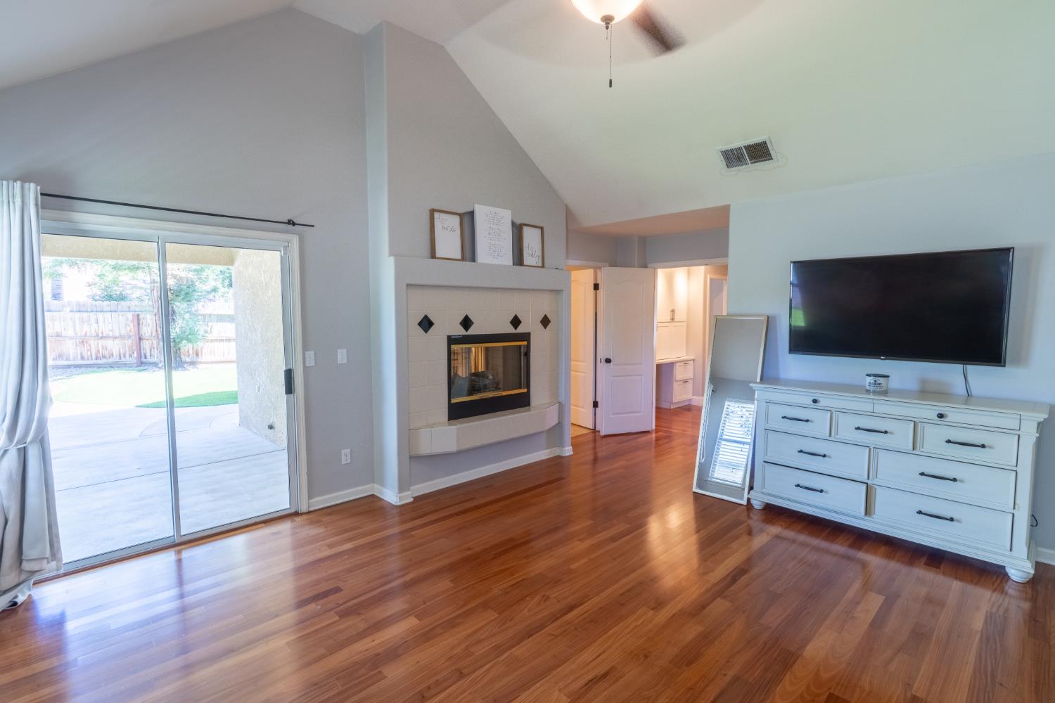 9455 N Woodrow Ave, Fresno, CA 93720