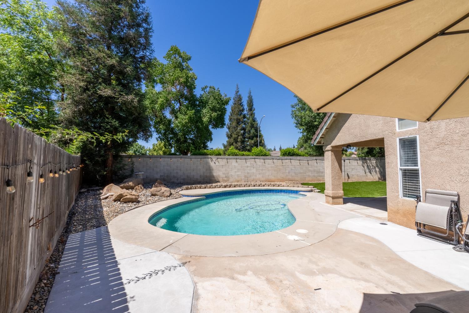 9455 N Woodrow Ave, Fresno, CA 93720