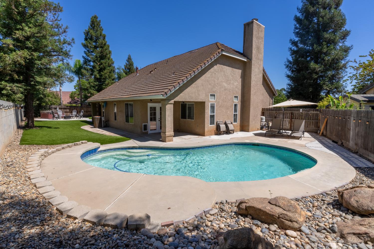 9455 N Woodrow Ave, Fresno, CA 93720