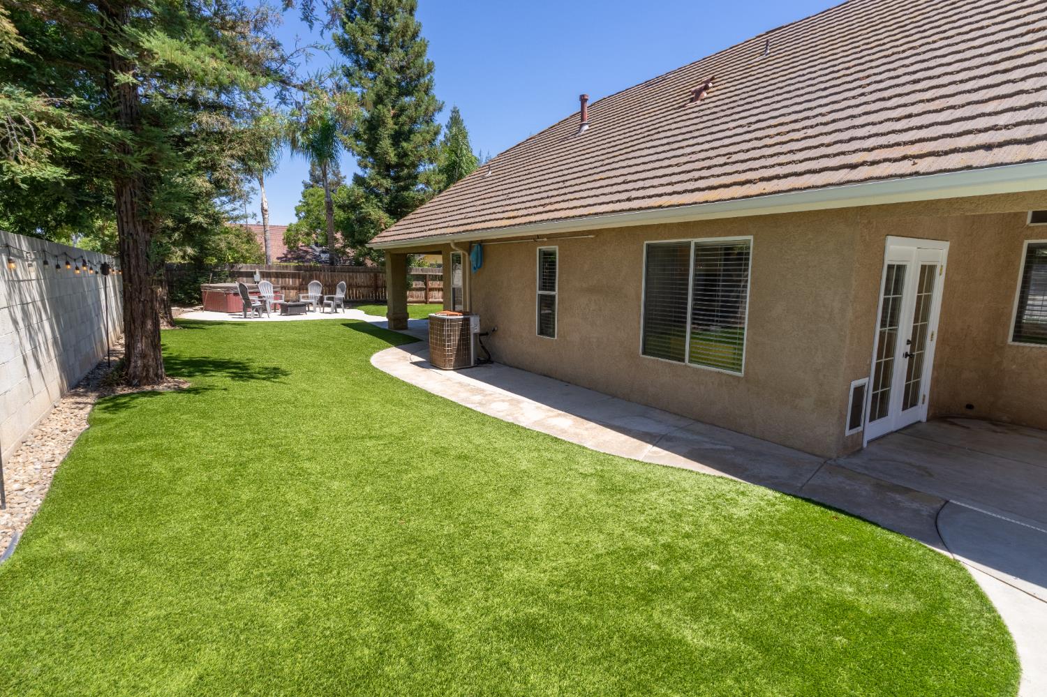 9455 N Woodrow Ave, Fresno, CA 93720